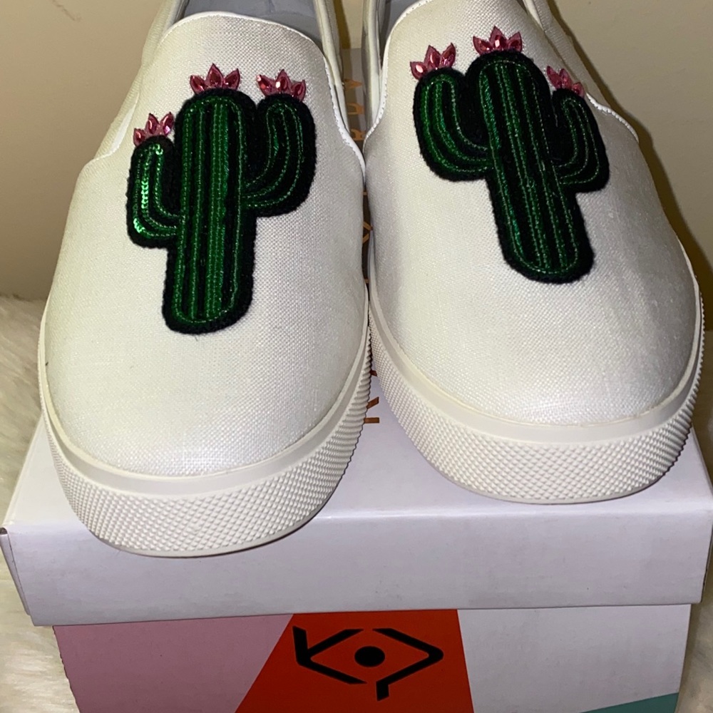 Katy Perry Cactus Sequins Slip-on Sneakers  Size 7.5 White - Picture 2 of 10